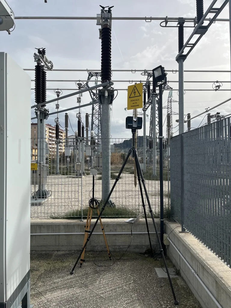 Scanner laser e strumentazione di misura in prossimità di un impianto elettrico ad alta tensione